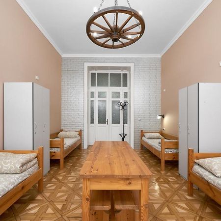Cossacks Hostel Lviv Luaran gambar