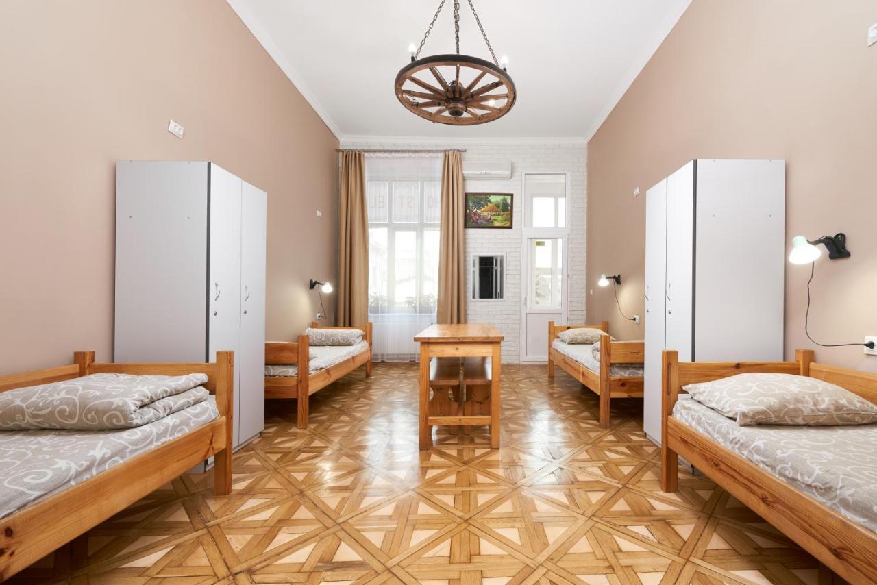 Cossacks Hostel Lviv Luaran gambar