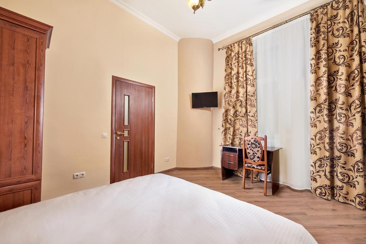 Cossacks Hostel Lviv Luaran gambar